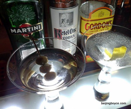 gin-and-vodka-martinis-at-touch-bar-sanlitun-beijng-china